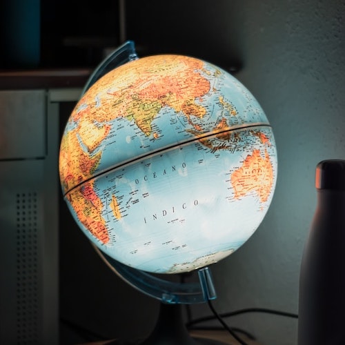 Trip Around the World: A Six-Language Adventure
